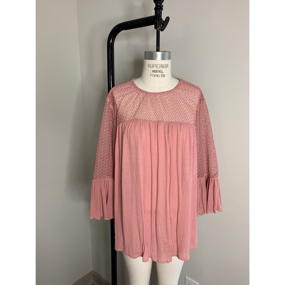 Dusty Pink Flowy Sleeve Crochet Lace Blouse